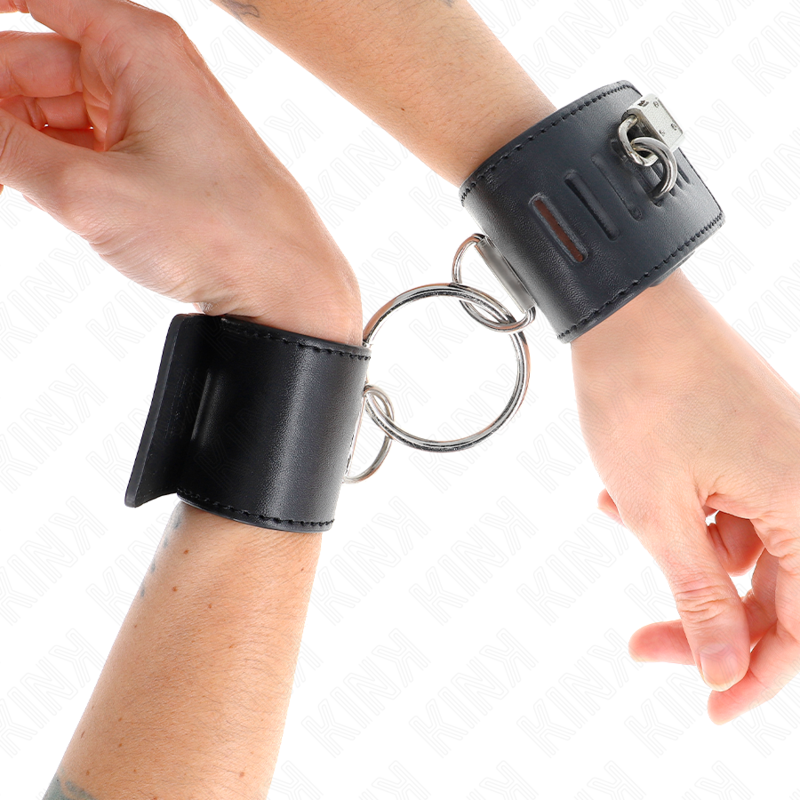 Kink - Appui-Poignets Fixes Avec Anneau Et Fermeture Par Cadenas Noir Ajustable 16-23 CM X 5,5 CM | SexDelice – Image 5